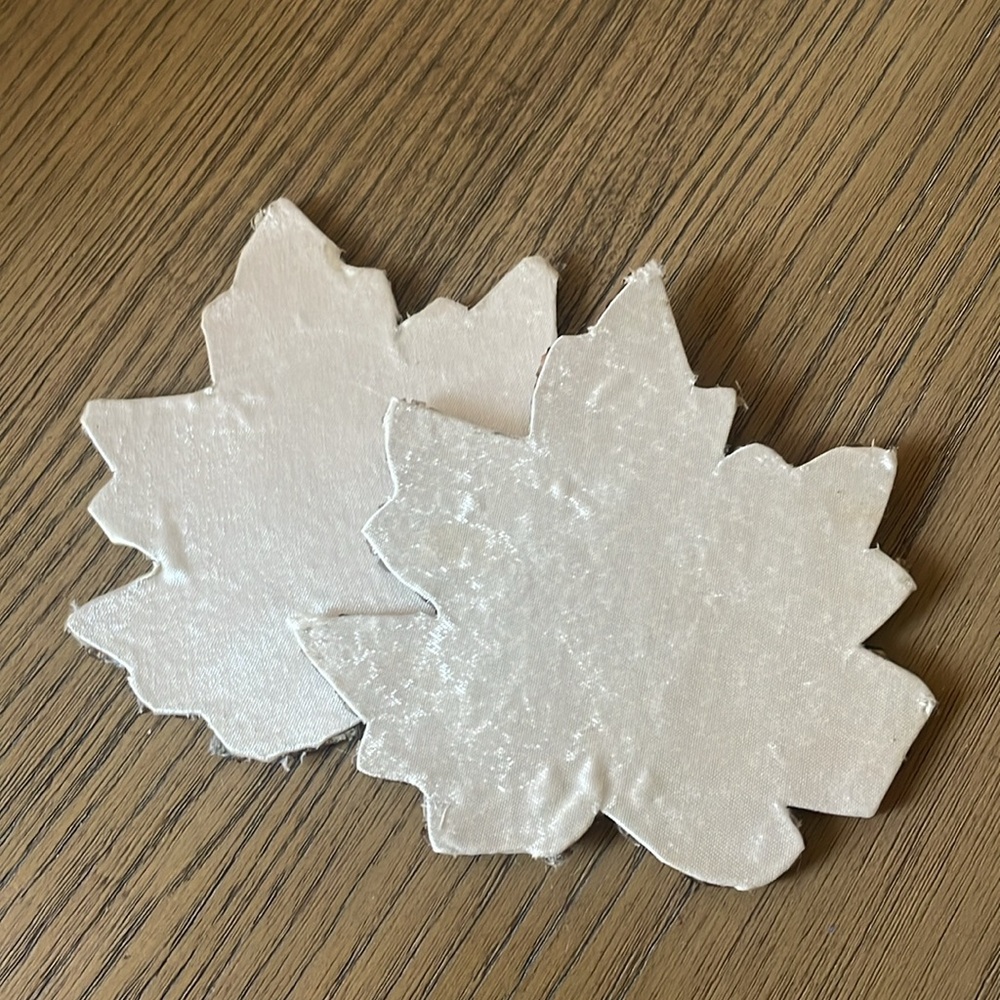 2 Beaded leaf coasters - Picture 3 of 3